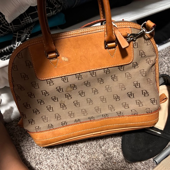 Dooney & Bourke purse - Picture 2 of 2